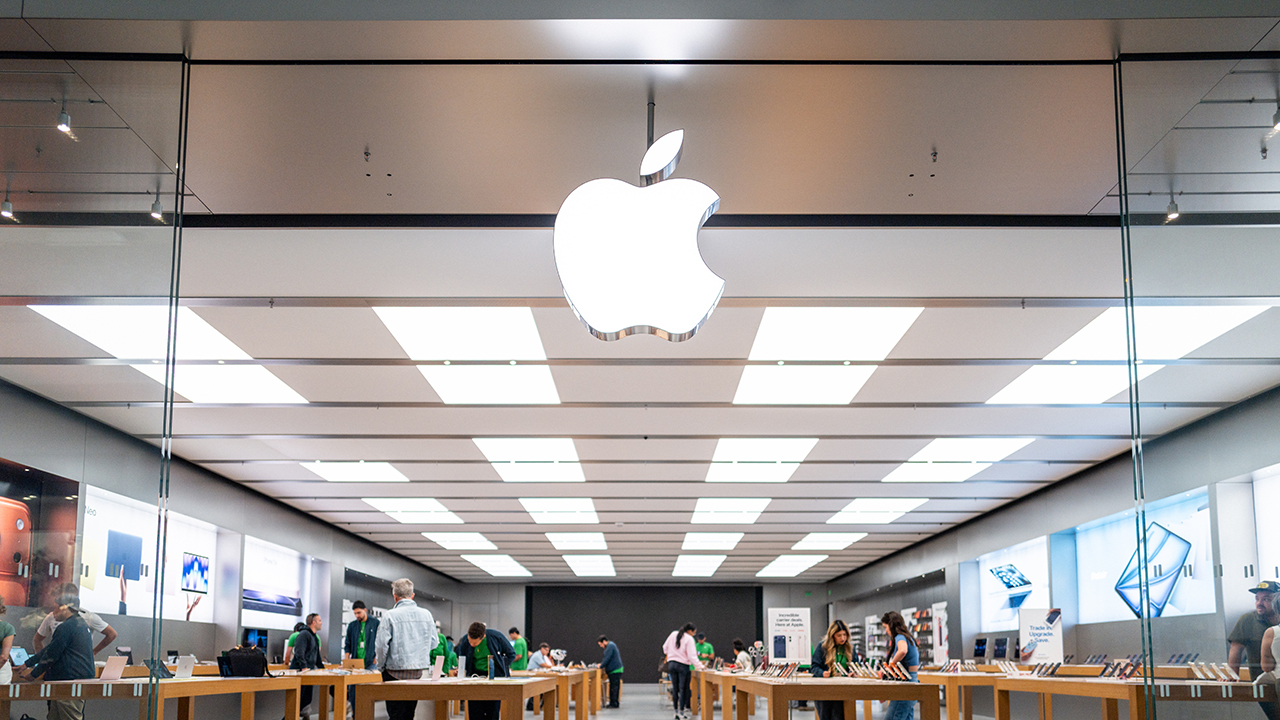 Apple accuses OpenAI of telling recruits to bring Apple prototypes to interviews