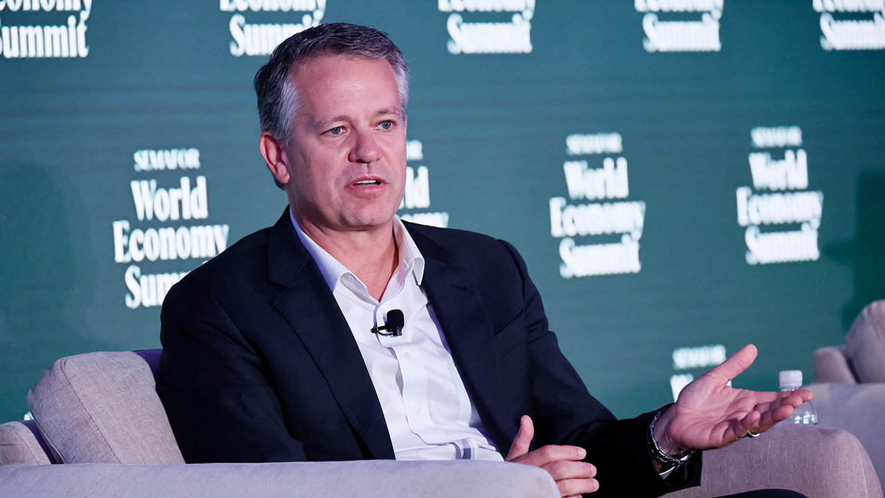 Walmart CEO says lower-income shoppers showing 'signs of str