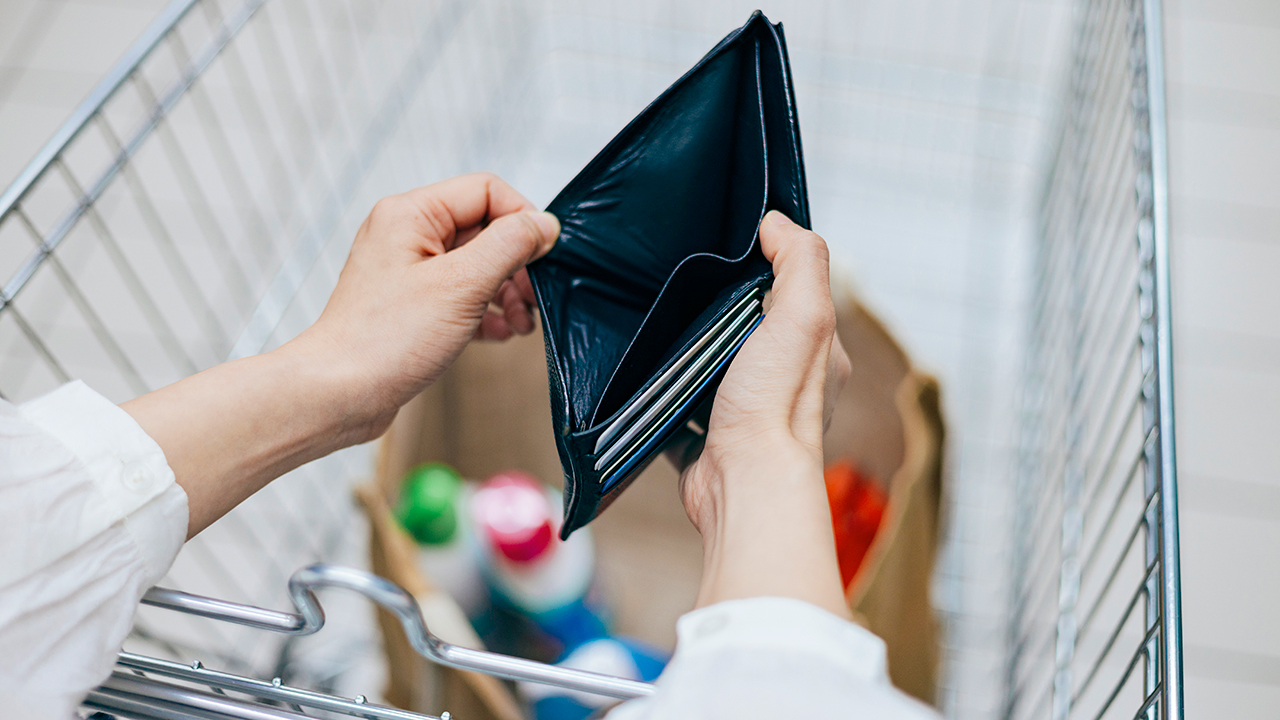 Americans grow more pessimistic about finances as 