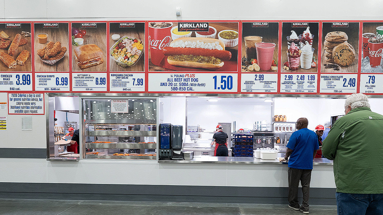 Costco adds hot fan favorite to food court menu as shoppers debate taste and value