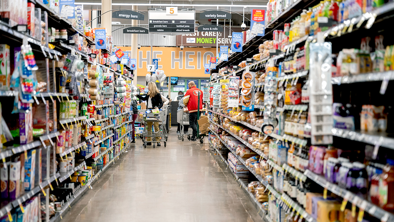 Major grocery chain beats Walmart, Aldi in price war as shoppers hunt for checkout relief