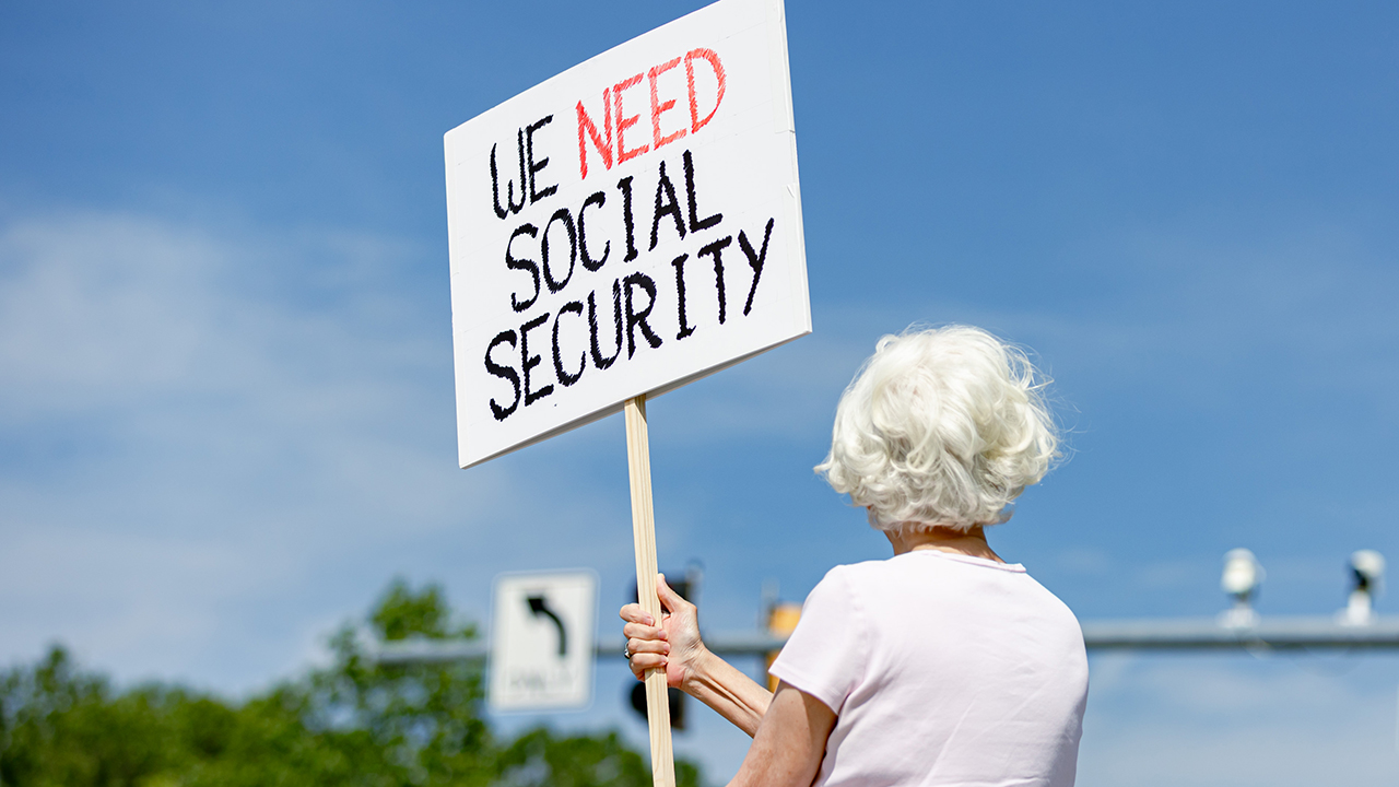 Why Ramsey financial expert says there's 'no magic age' to claim Social Security