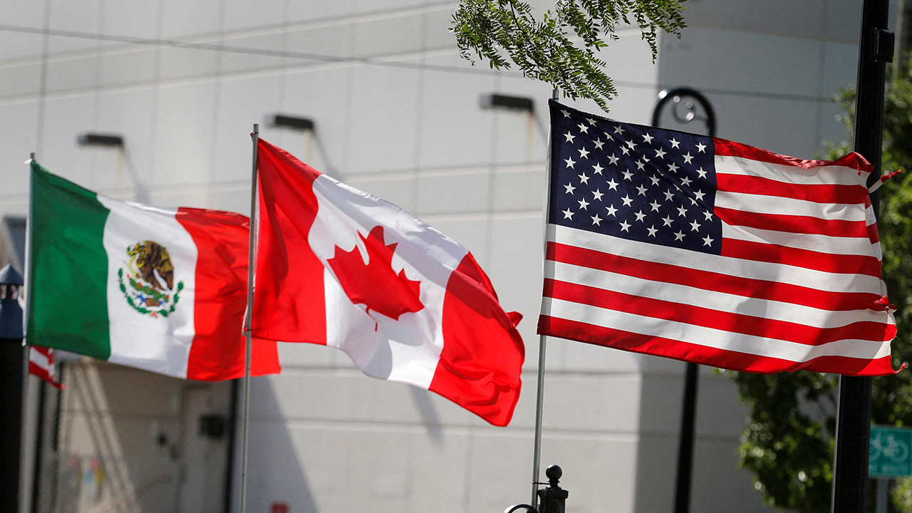 What are the main sticking points in the Trump admin's trade negotiations with Canada, Mexico?
