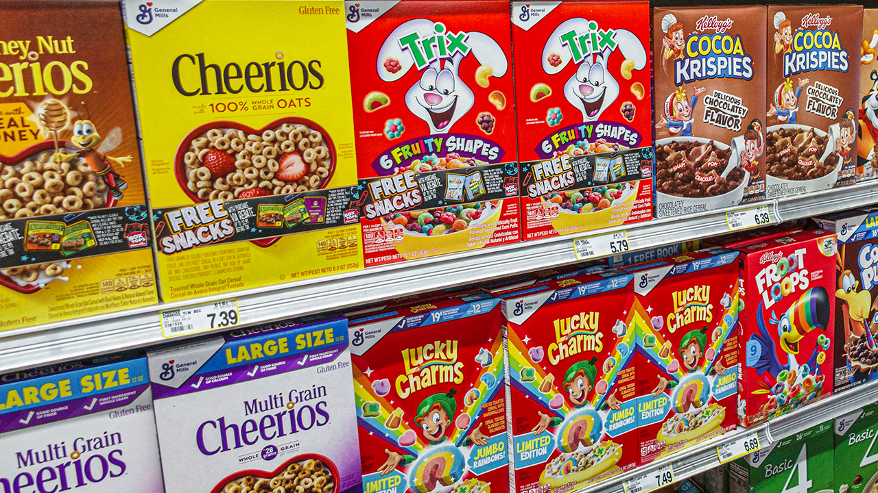General Mills ditches artificial colors in Lucky Charms, Trix