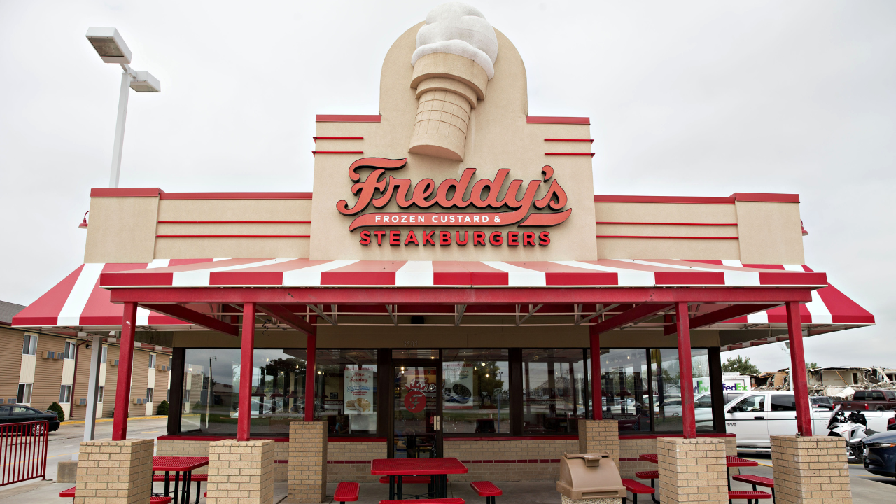 Burger chain bucks California trend, doubles down on Golden State despite rising costs