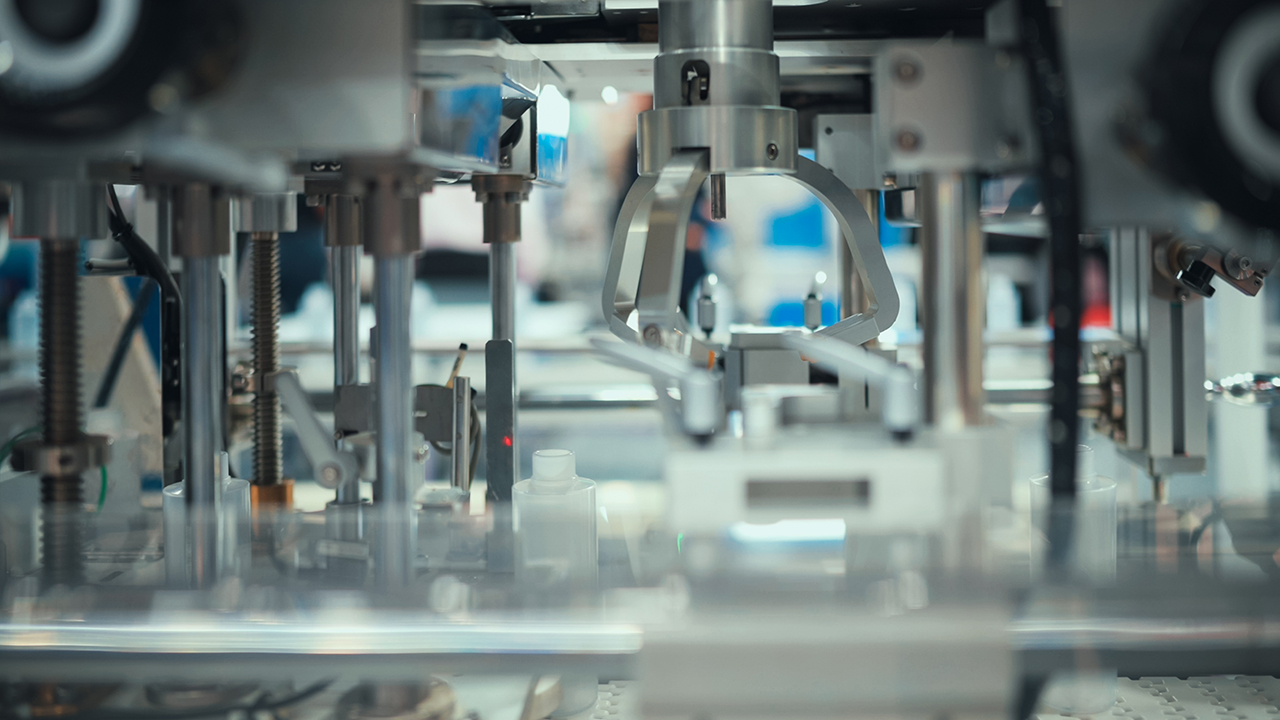 Robots could boost US manufacturing as America races to keep pace with China, expert says