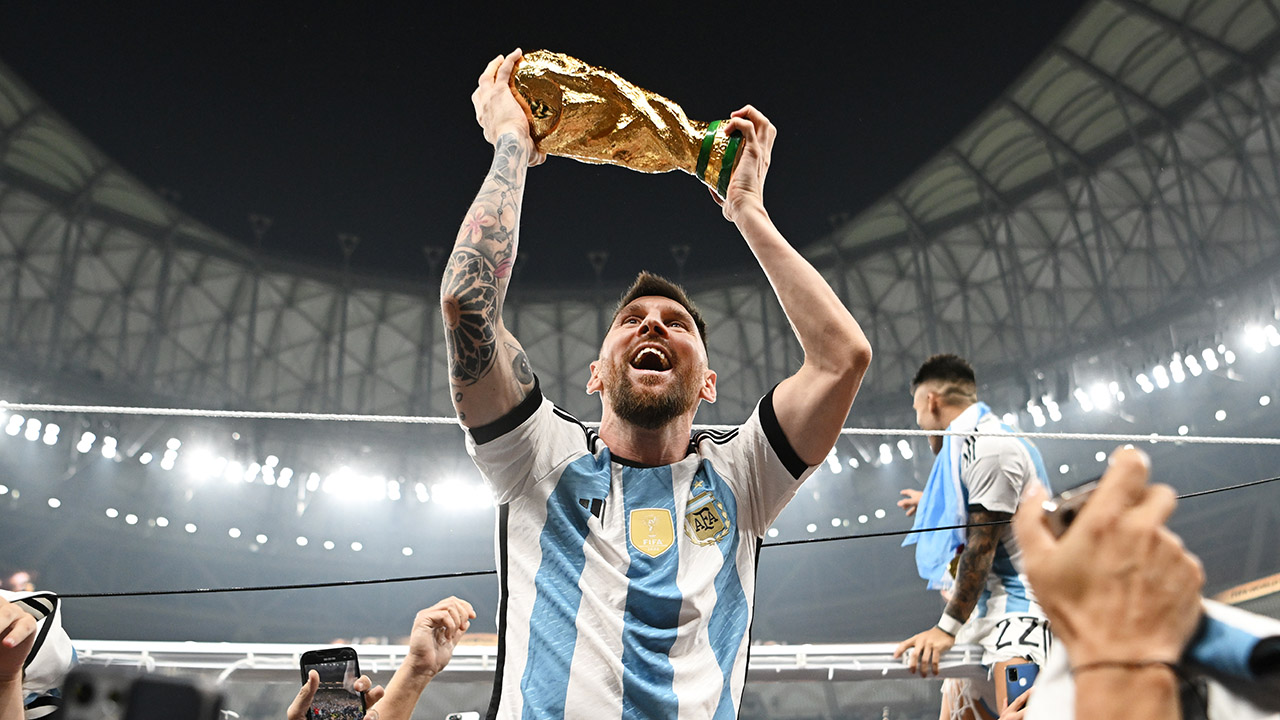 Retired U.S. National 7-a-Side Soccer Team captain Seth Jahn discusses the controversial red card reversal involving U.S. men's soccer star Folarin Balogun on 'The Bottom Line.'