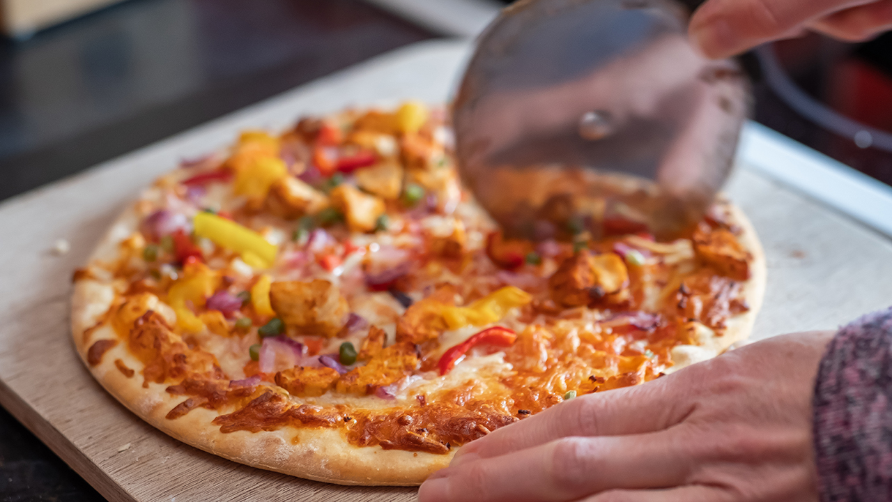 Decades-old frozen pizza brand ends production, leaving fans nostalgic